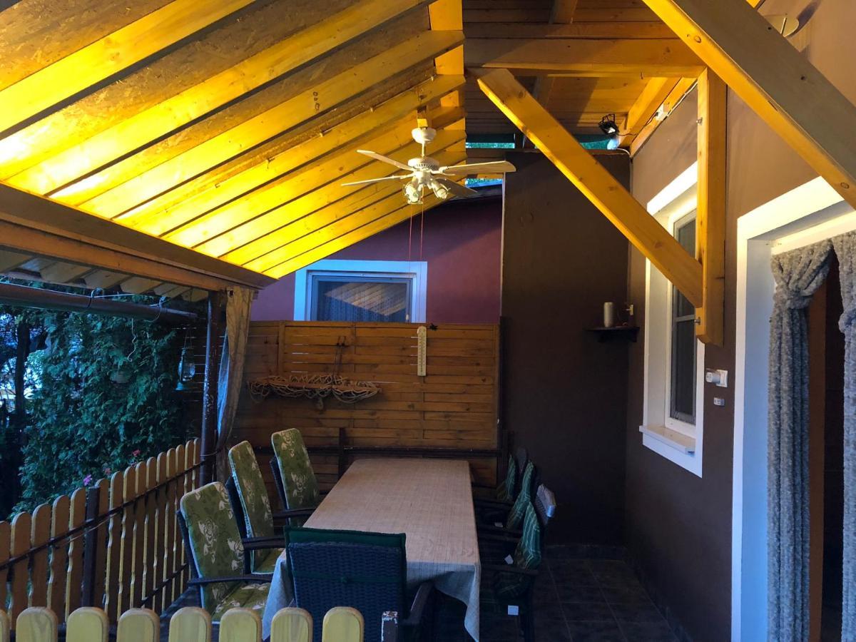 Hero 4 Sterne Ferienhaus Baja Bagian luar foto
