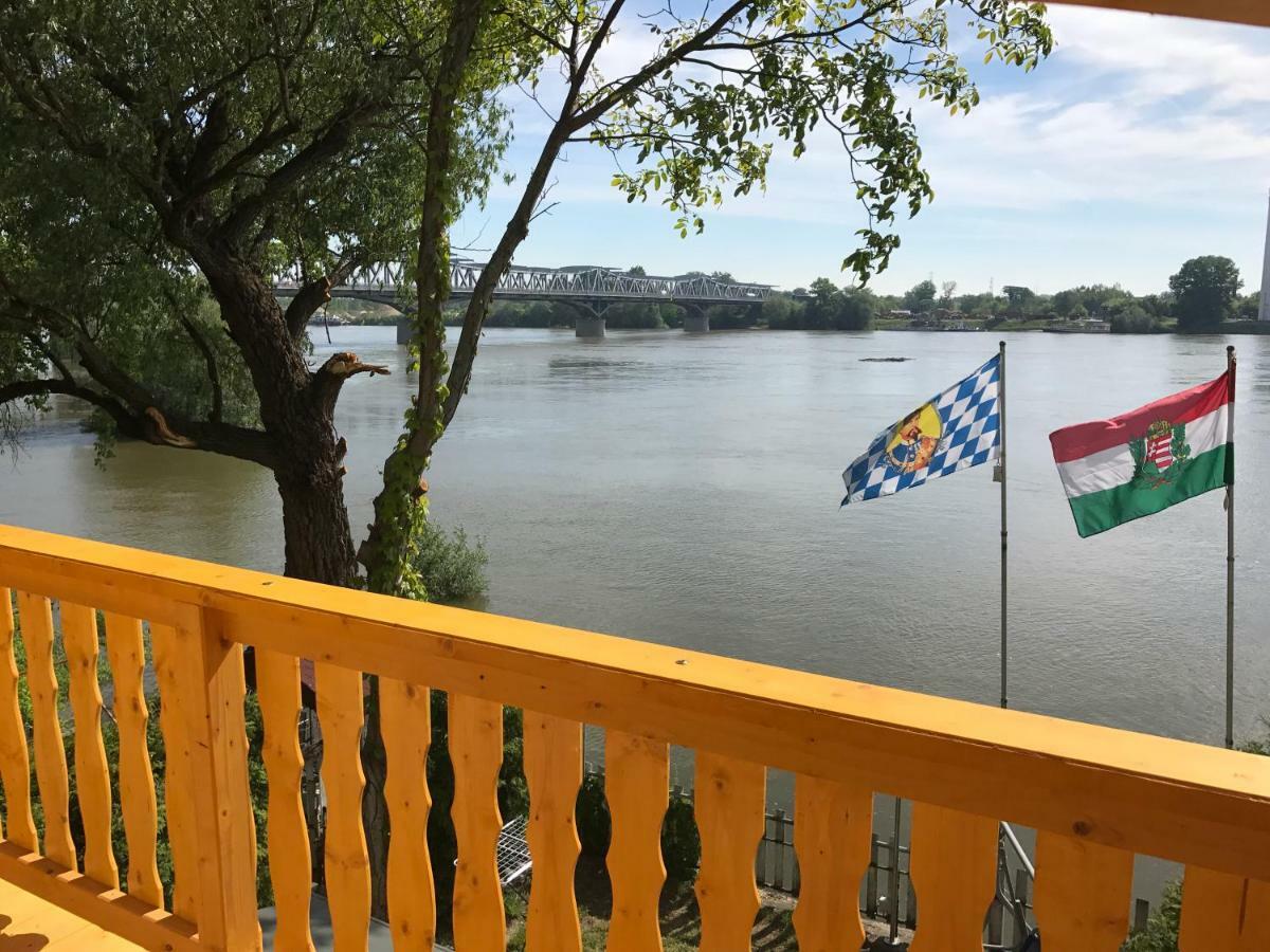 Hero 4 Sterne Ferienhaus Baja Bagian luar foto