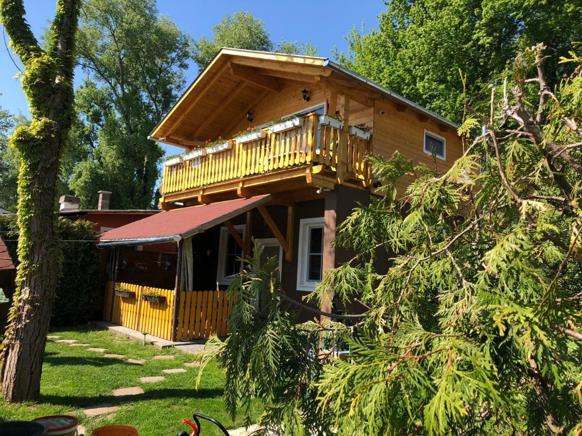 Hero 4 Sterne Ferienhaus Baja Bagian luar foto