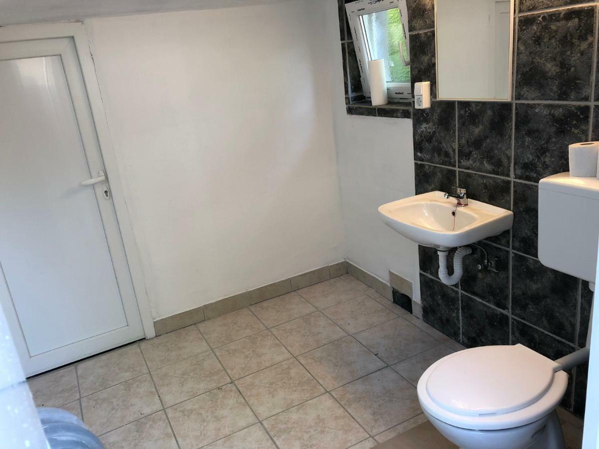 Hero 4 Sterne Ferienhaus Baja Bagian luar foto